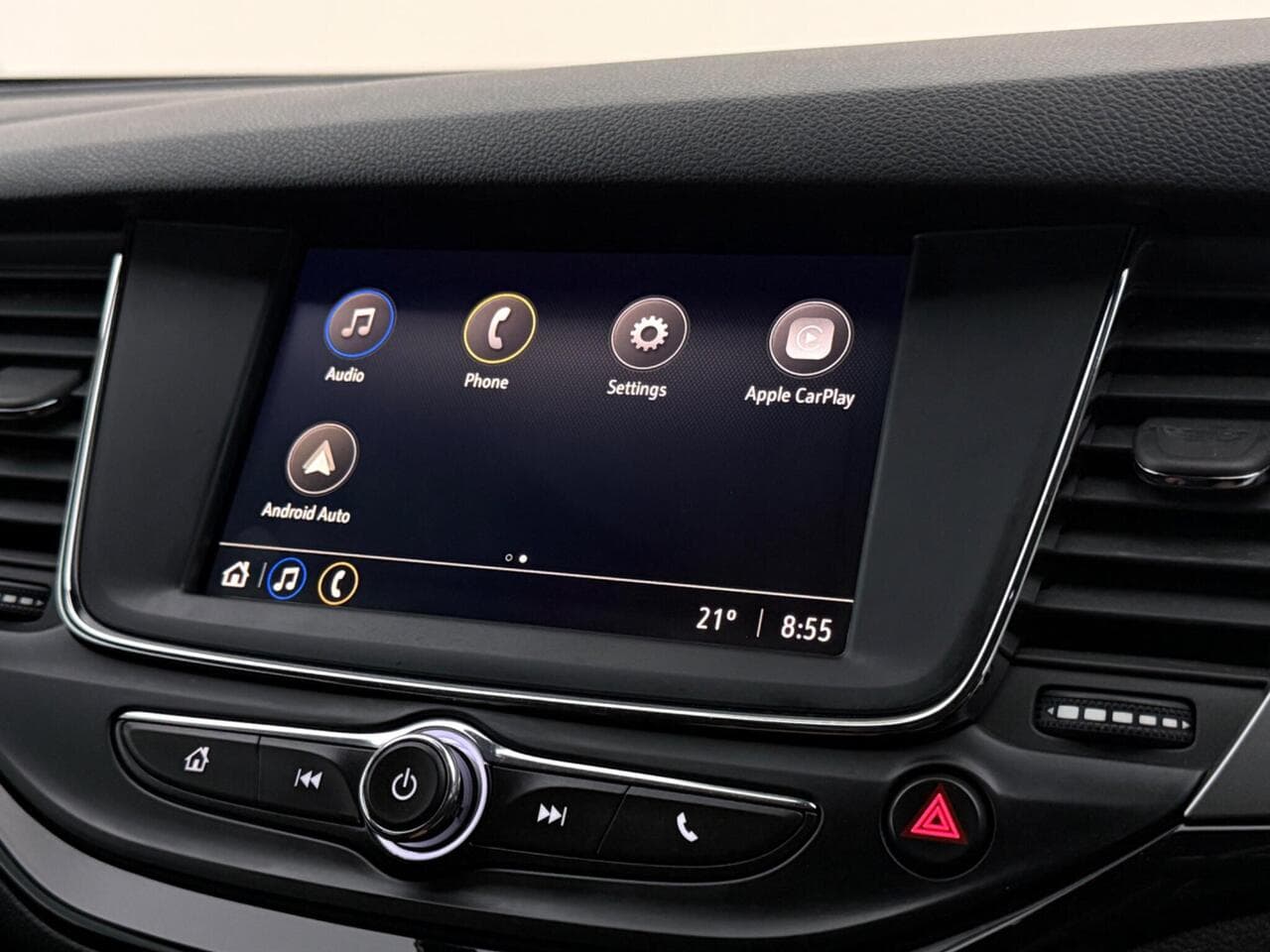 Vauxhall Astra thumbnail Infotainment System