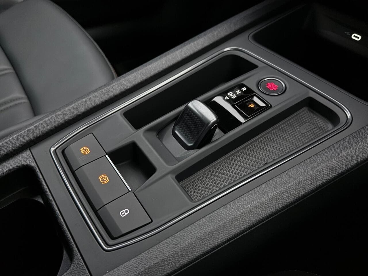 CUPRA Formentor thumbnail Misc Controls