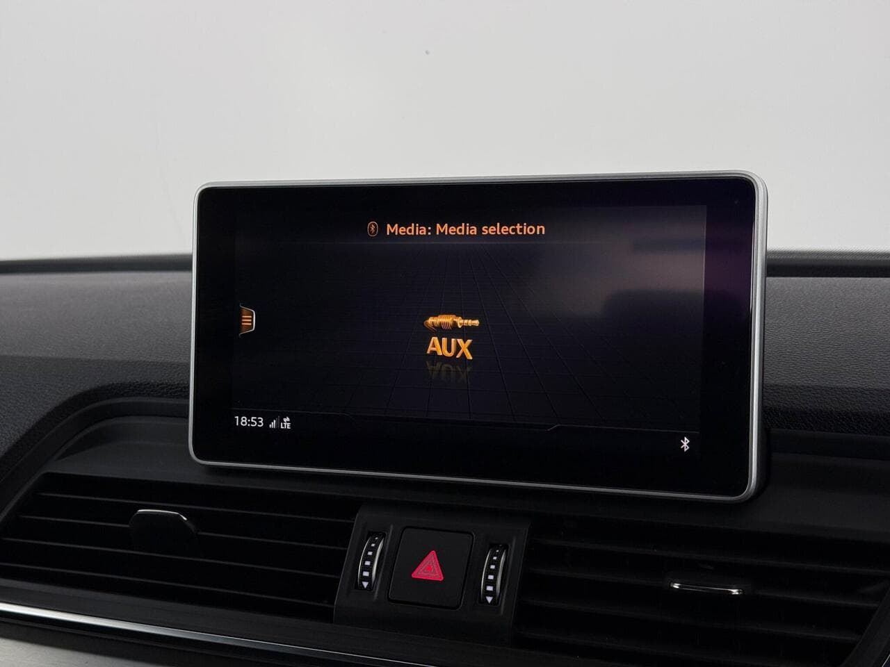 Audi Q5 thumbnail Infotainment System