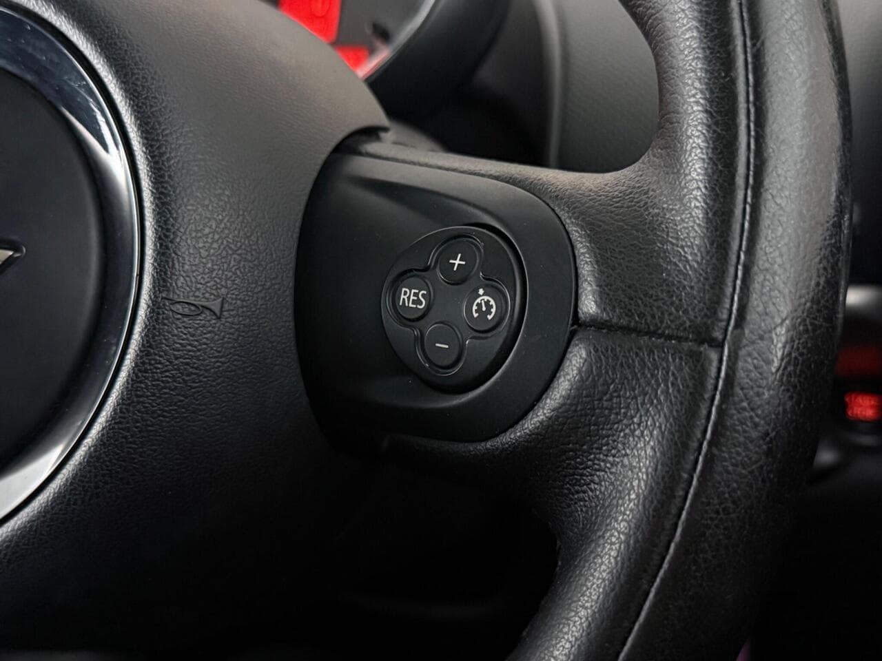 MINI Countryman thumbnail Misc Controls