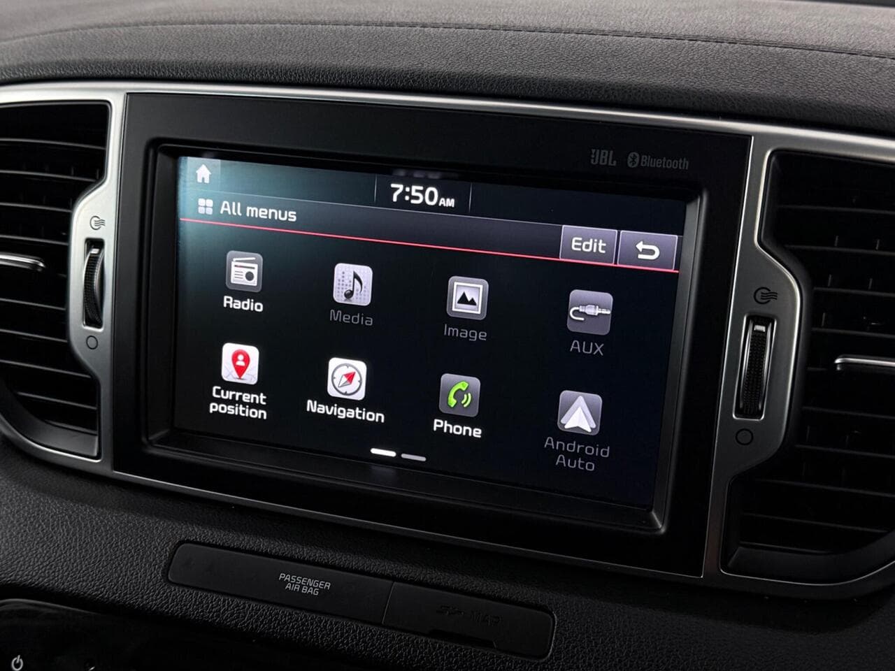 Kia Sportage thumbnail Infotainment System