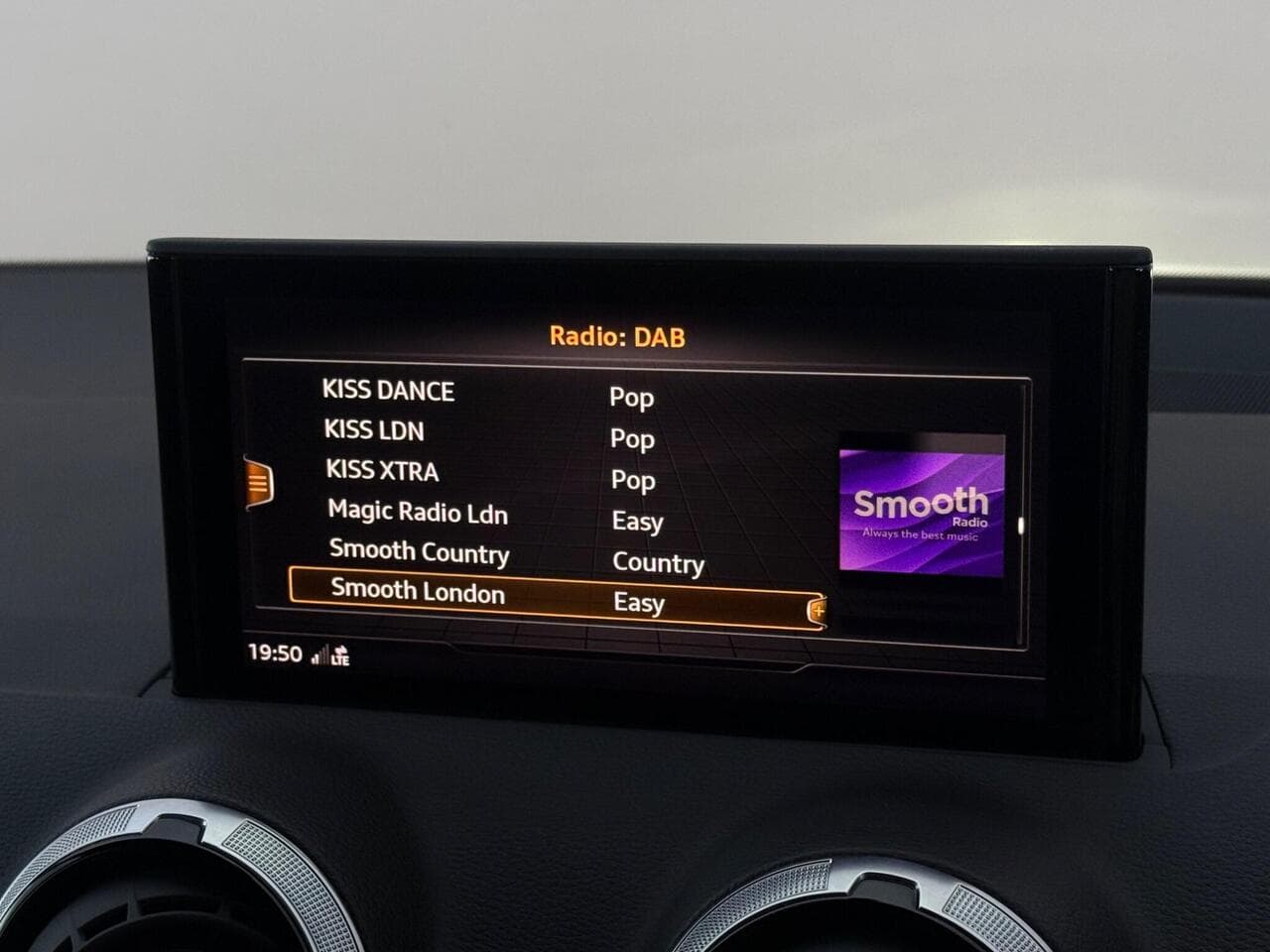 Audi Q2 thumbnail Infotainment System