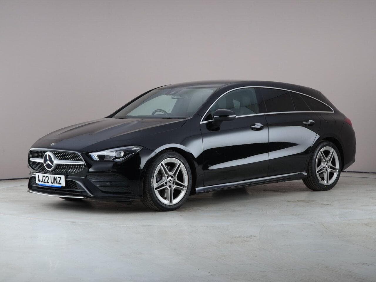 Mercedes-Benz CLA thumbnail Front Left
