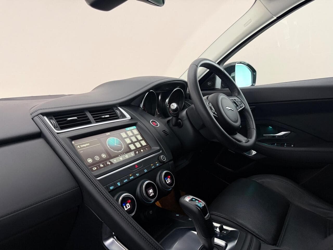 Jaguar E-PACE thumbnail Interior Front