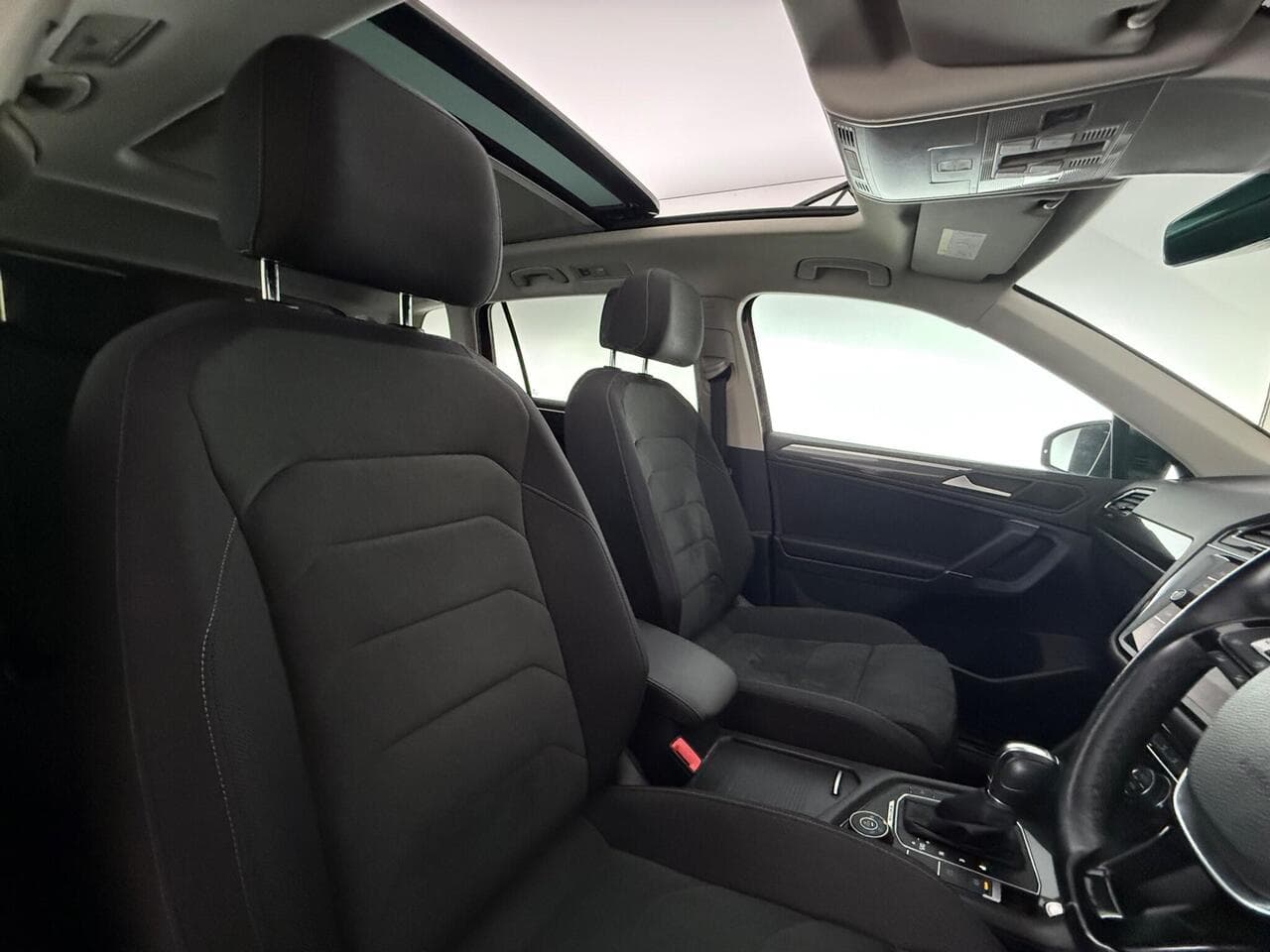 Volkswagen Tiguan Allspace thumbnail Seat Driver