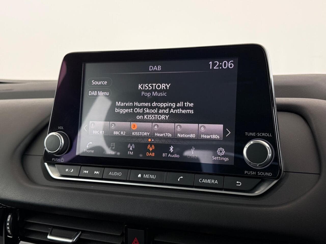 Nissan Qashqai thumbnail Infotainment System