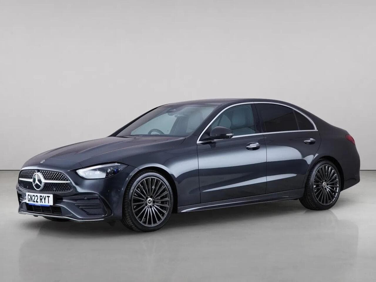 Mercedes-Benz C Class thumbnail Front Left