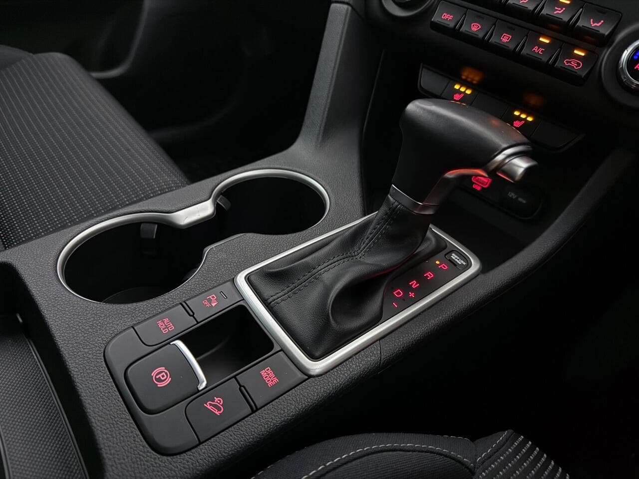 Kia Sportage thumbnail Interior Front