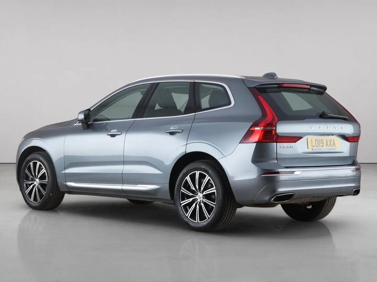 Volvo XC60 thumbnail Rear Left
