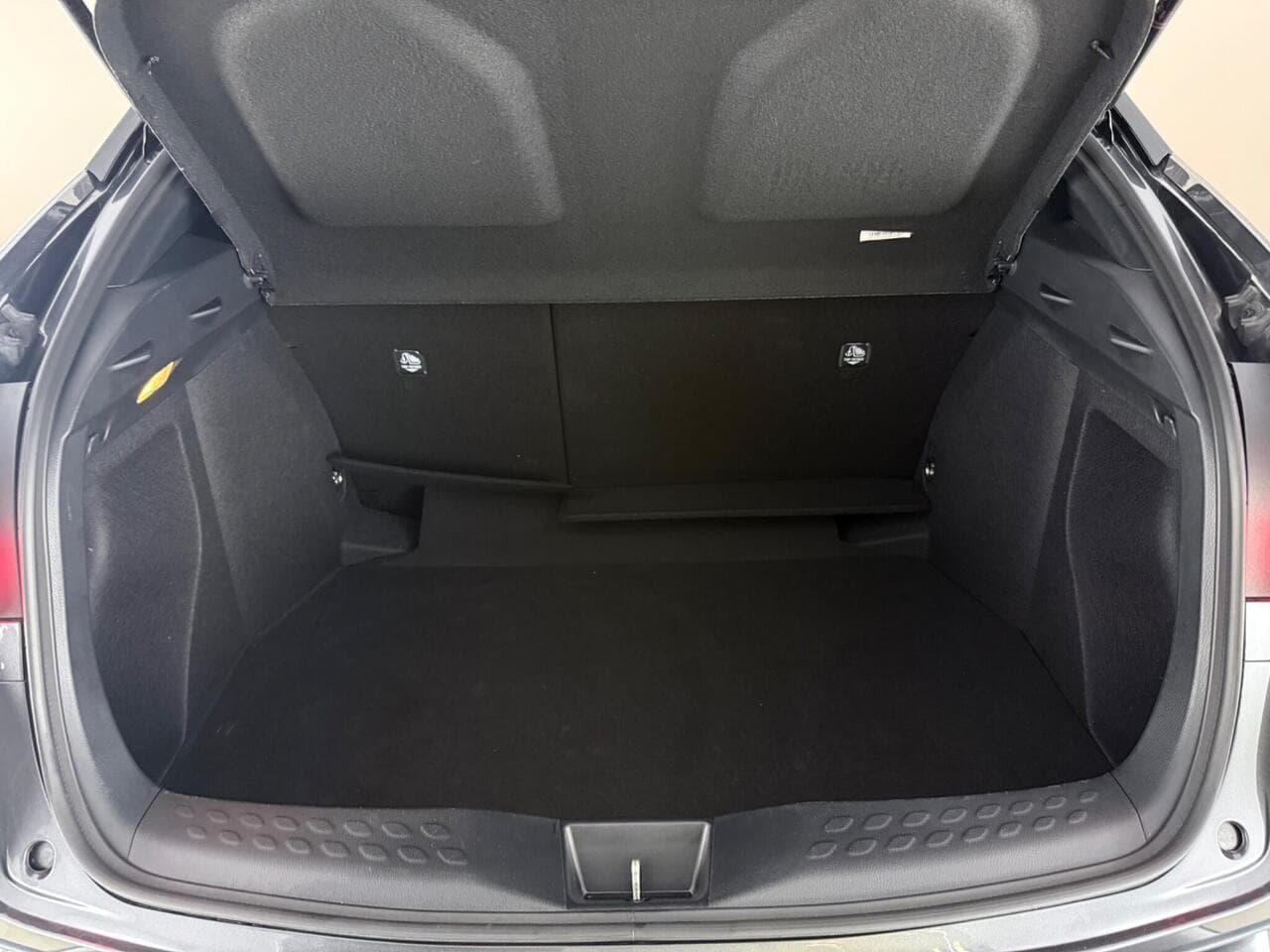 Toyota C-HR thumbnail Boot
