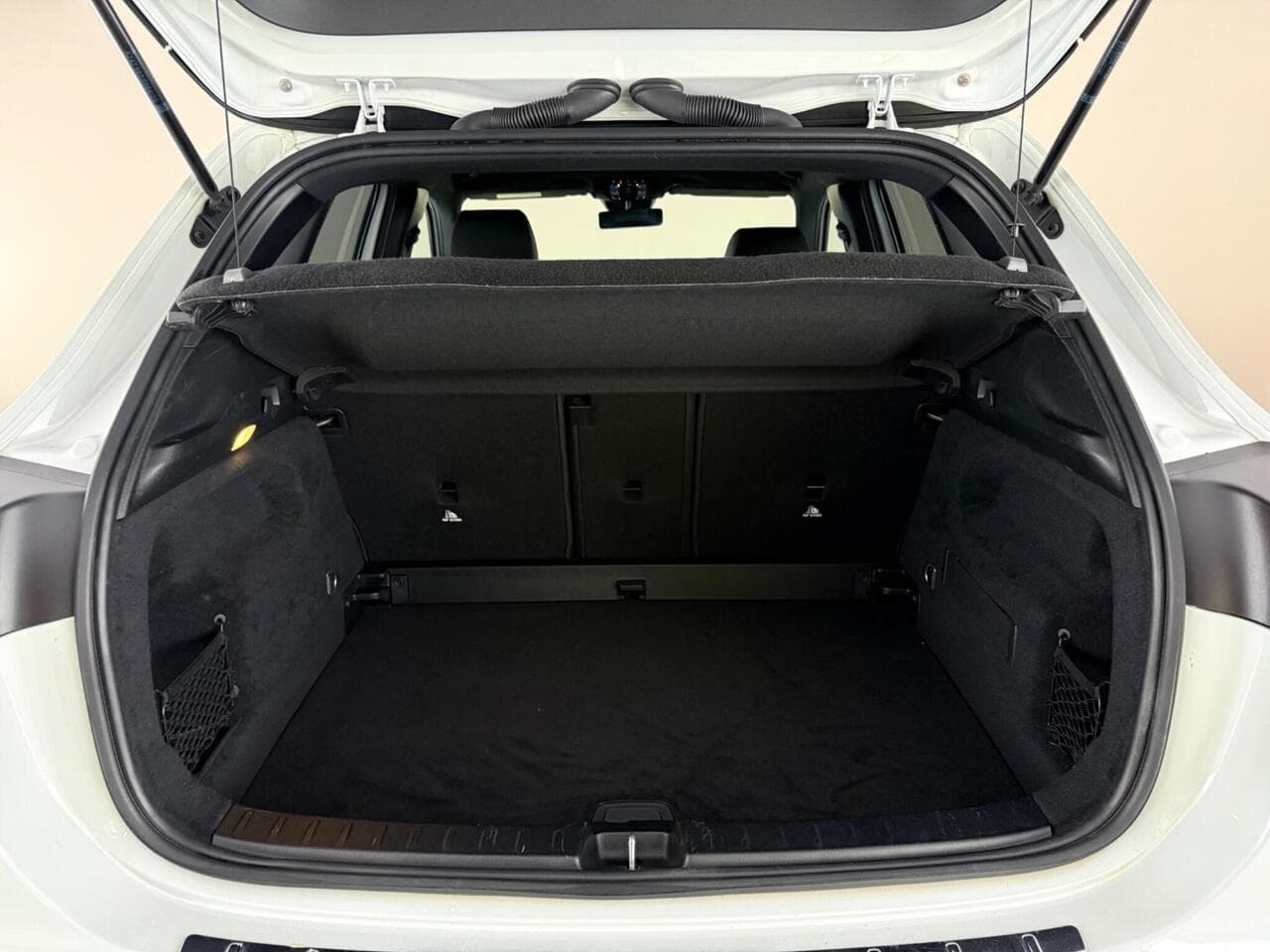 Mercedes-Benz GLA thumbnail Boot
