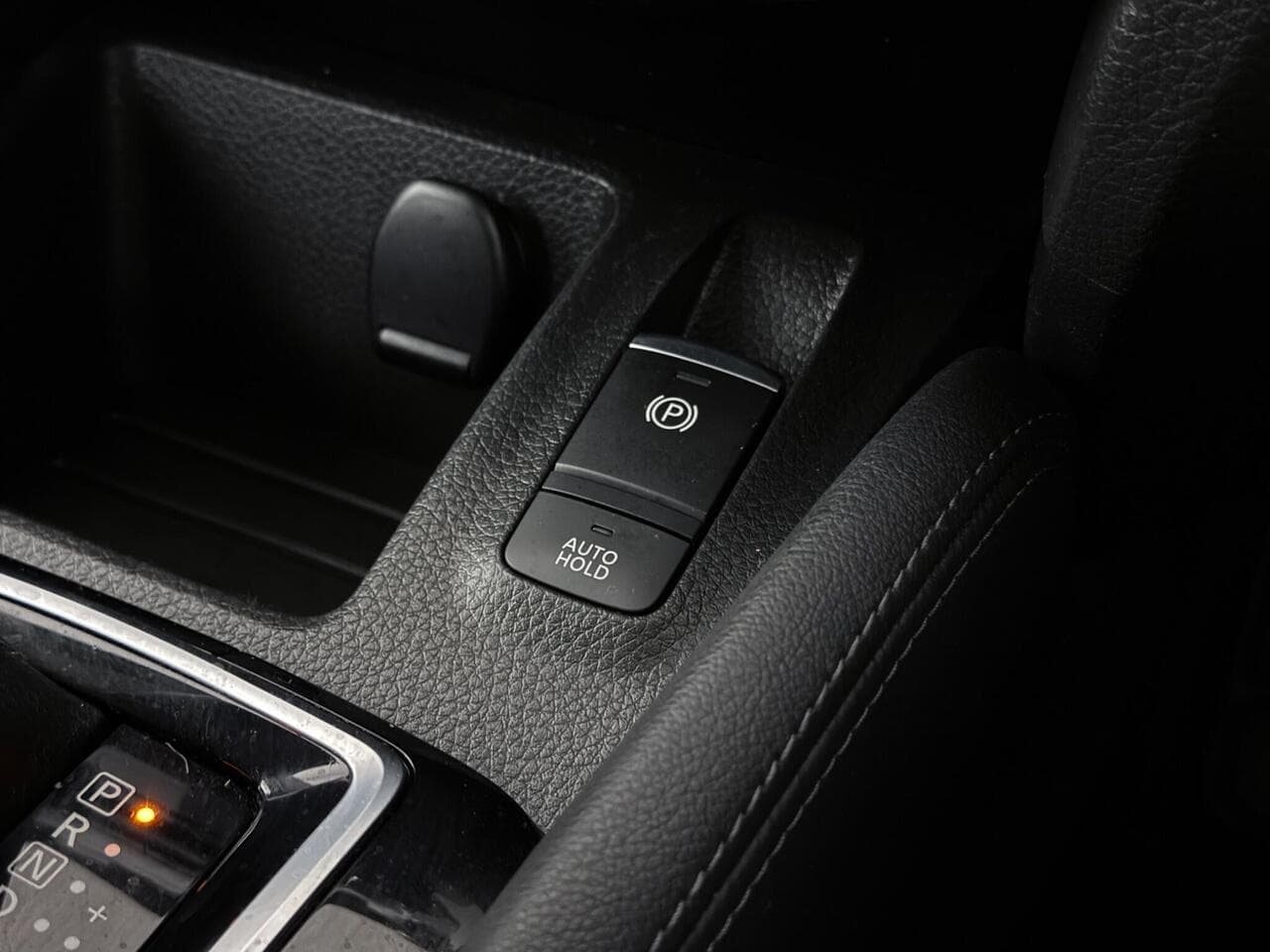 Nissan Qashqai thumbnail Misc Controls