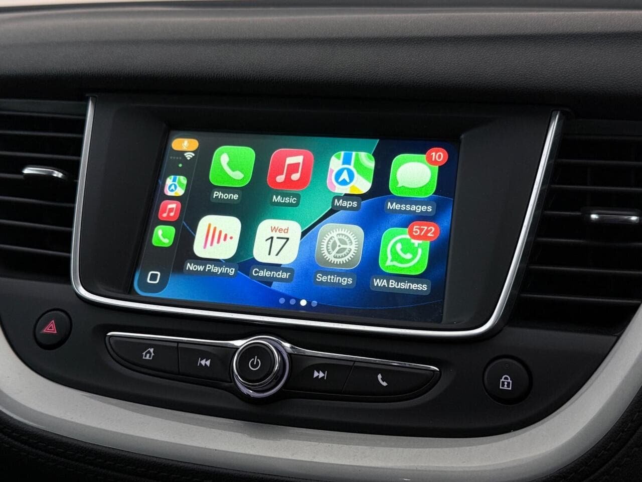 Vauxhall Grandland X thumbnail Infotainment System