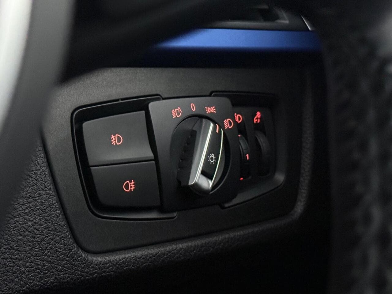 BMW 3 Series thumbnail Misc Controls