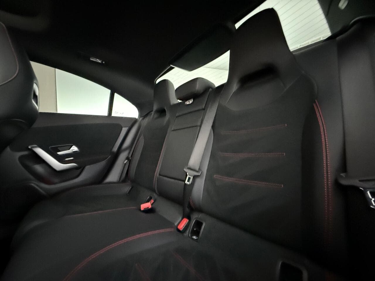 Mercedes-Benz CLA thumbnail Seats Rear