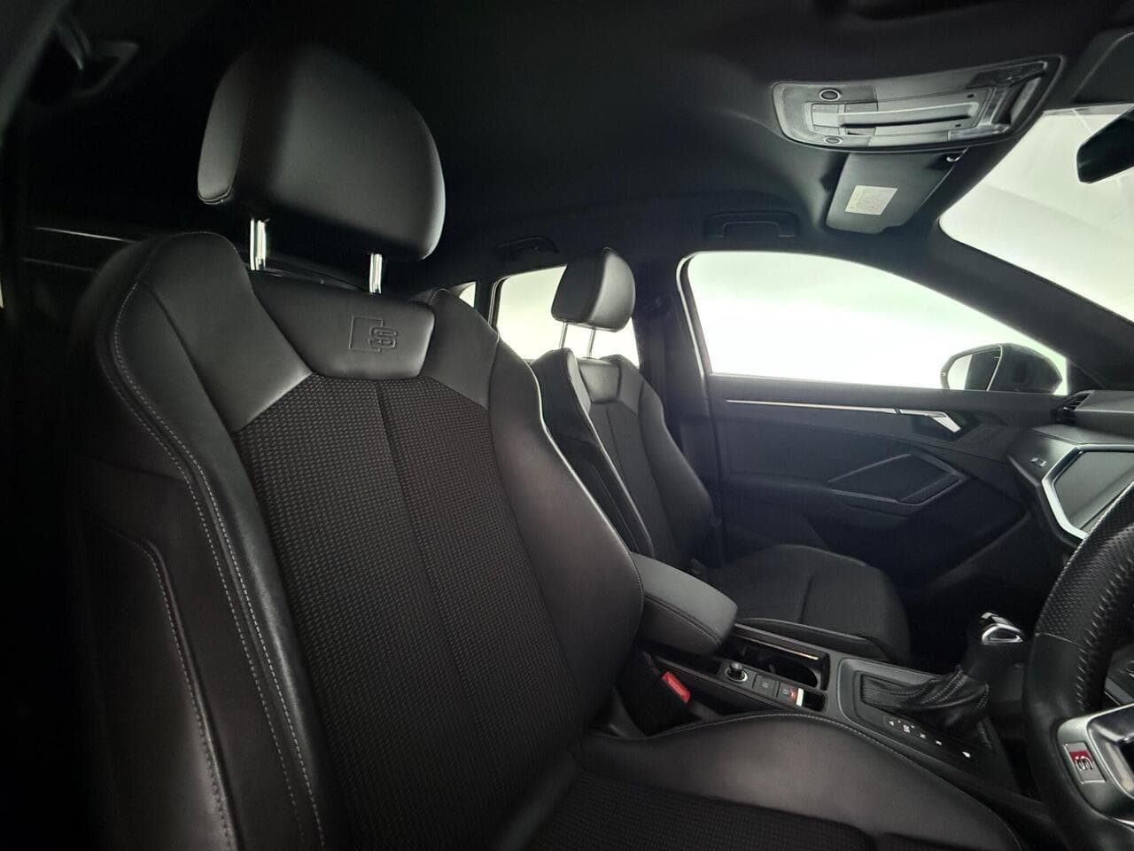 Audi Q3 thumbnail Seat Driver