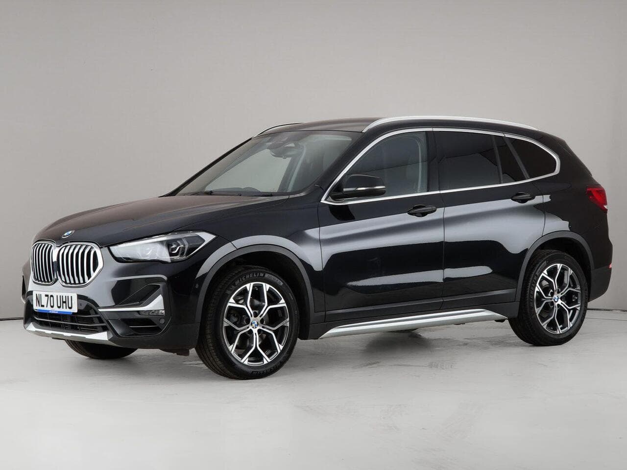 BMW X1 thumbnail Front Left