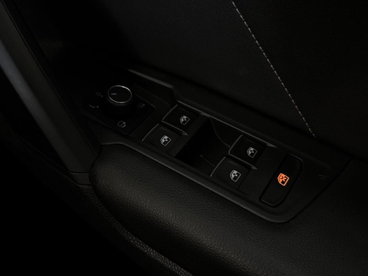 Volkswagen Tiguan thumbnail Misc Controls