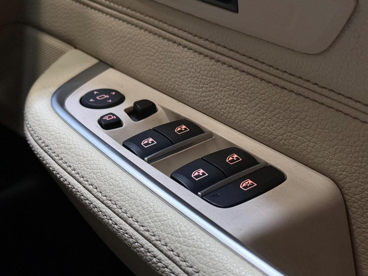 BMW 6 Series Gran Turismo thumbnail Misc Controls