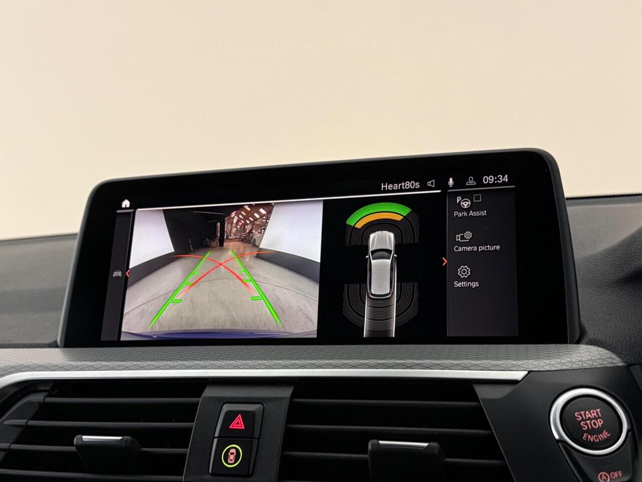 BMW X3 thumbnail Infotainment System