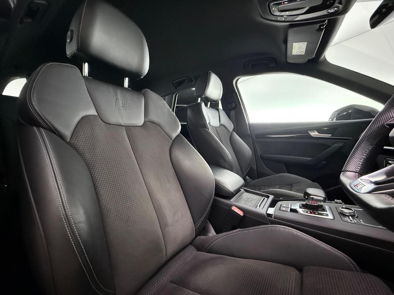 Audi Q5 thumbnail Seat Driver