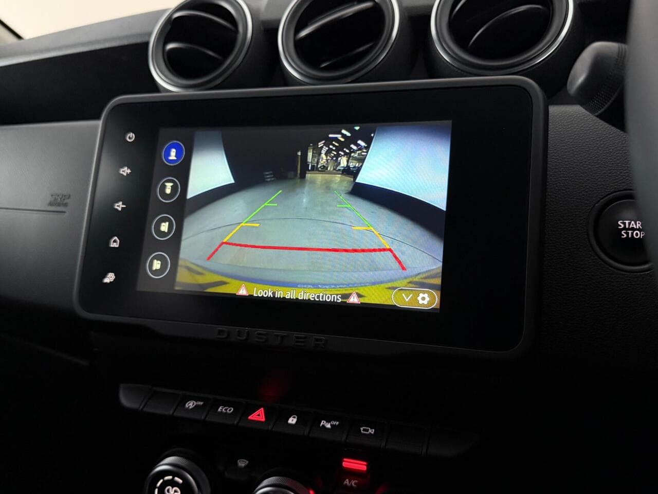 Dacia Duster thumbnail Infotainment System