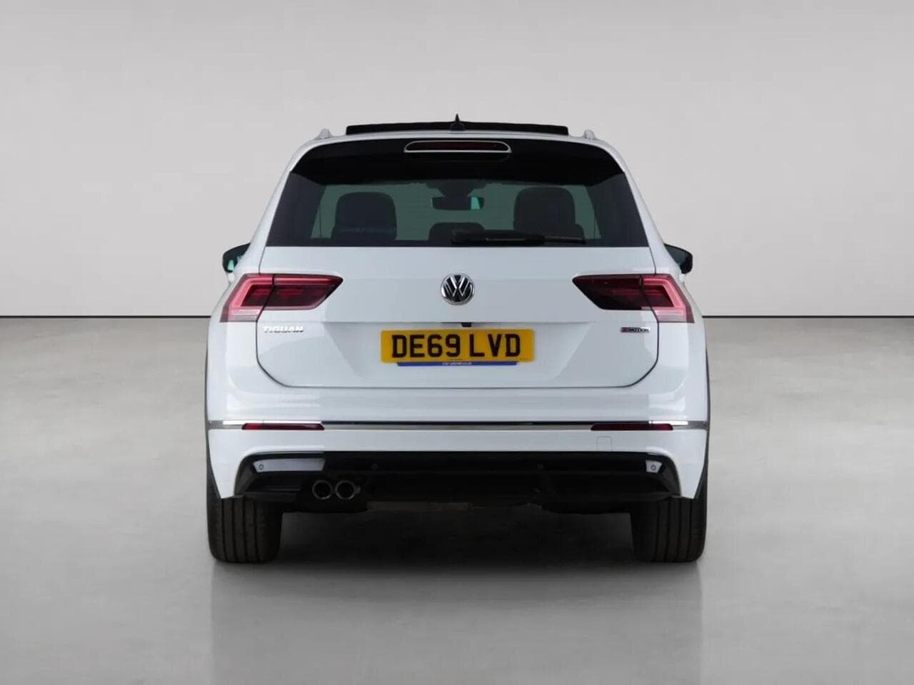 Volkswagen Tiguan thumbnail Rear