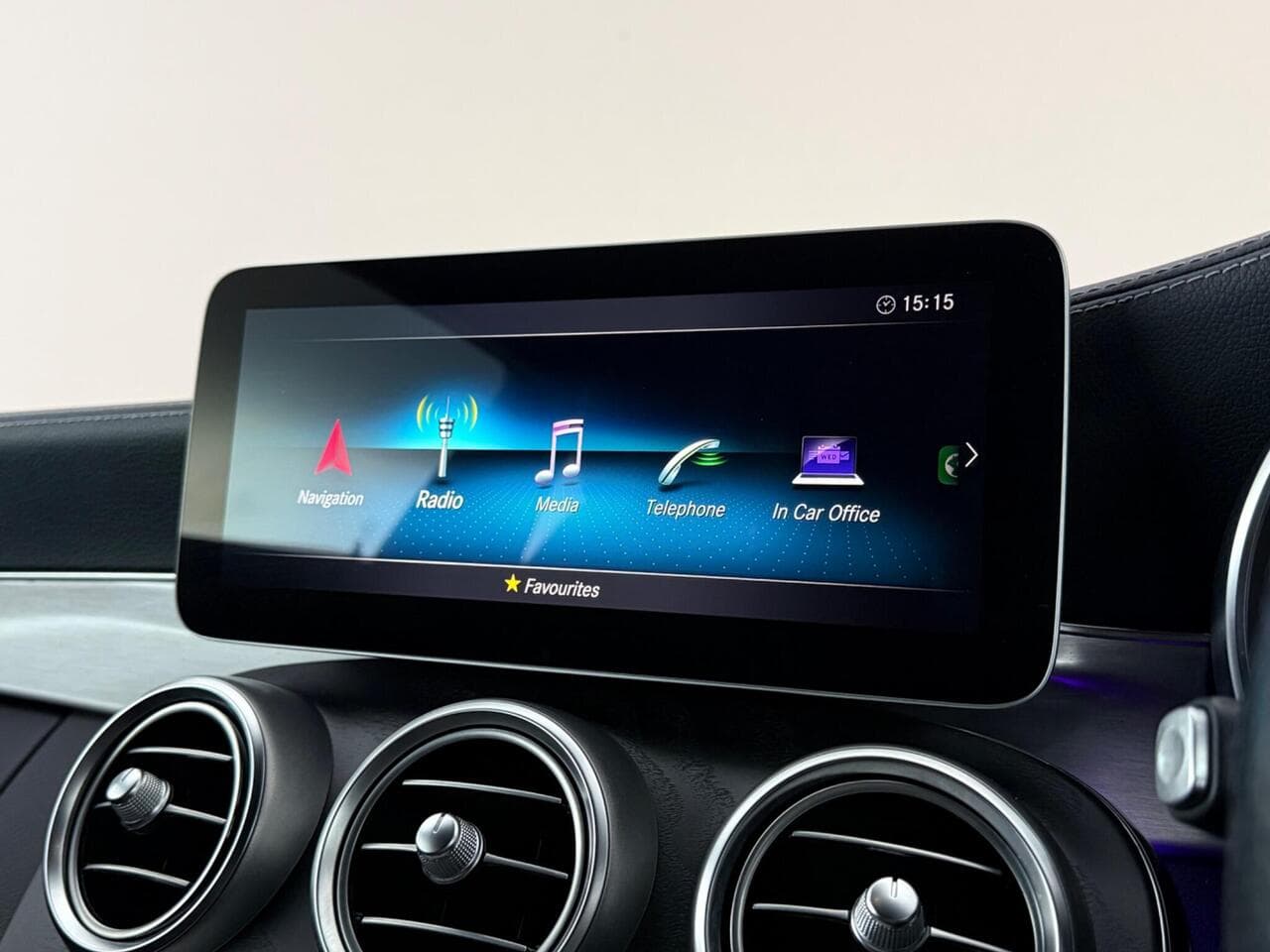 Mercedes-Benz C Class thumbnail Infotainment System