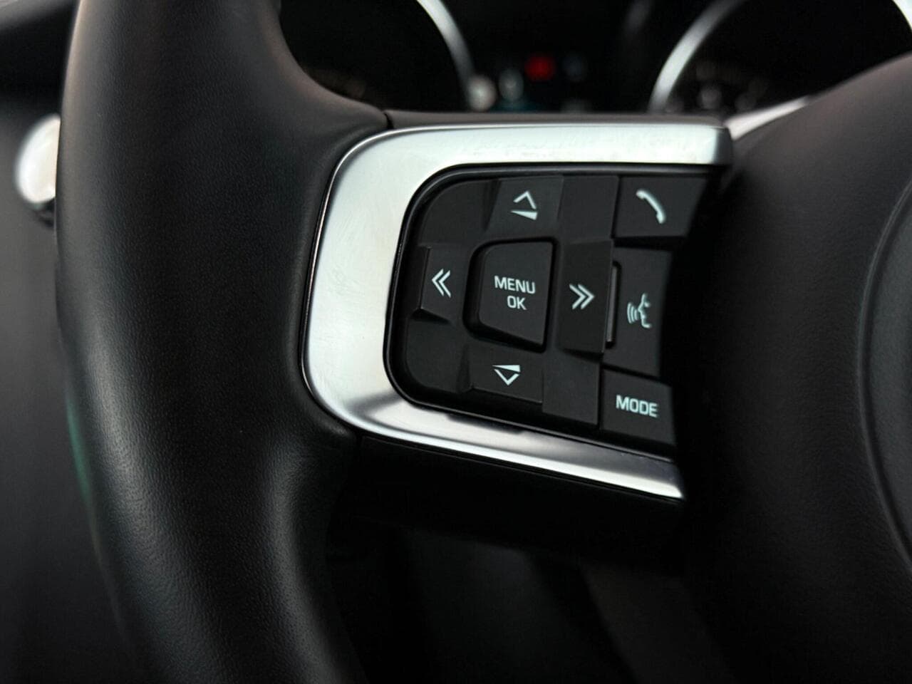 Jaguar E-PACE thumbnail Misc Controls