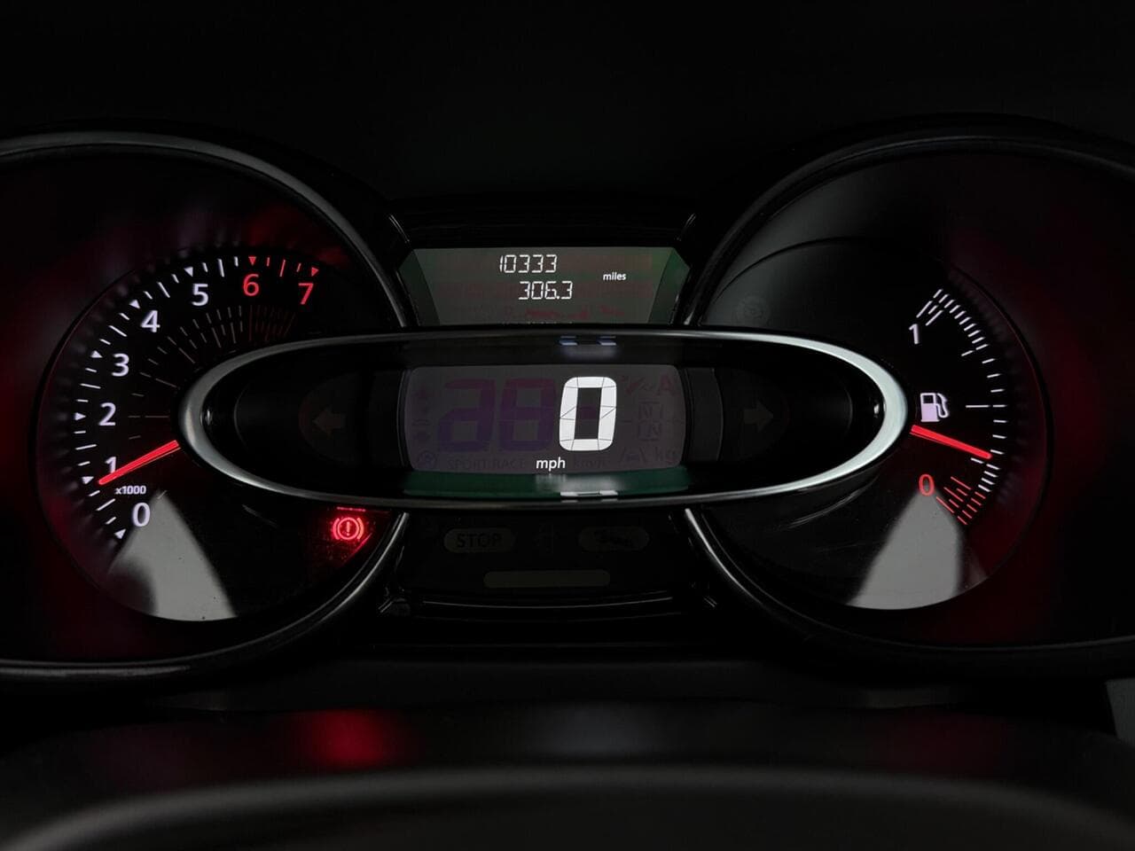 Renault Clio thumbnail Driver Instruments