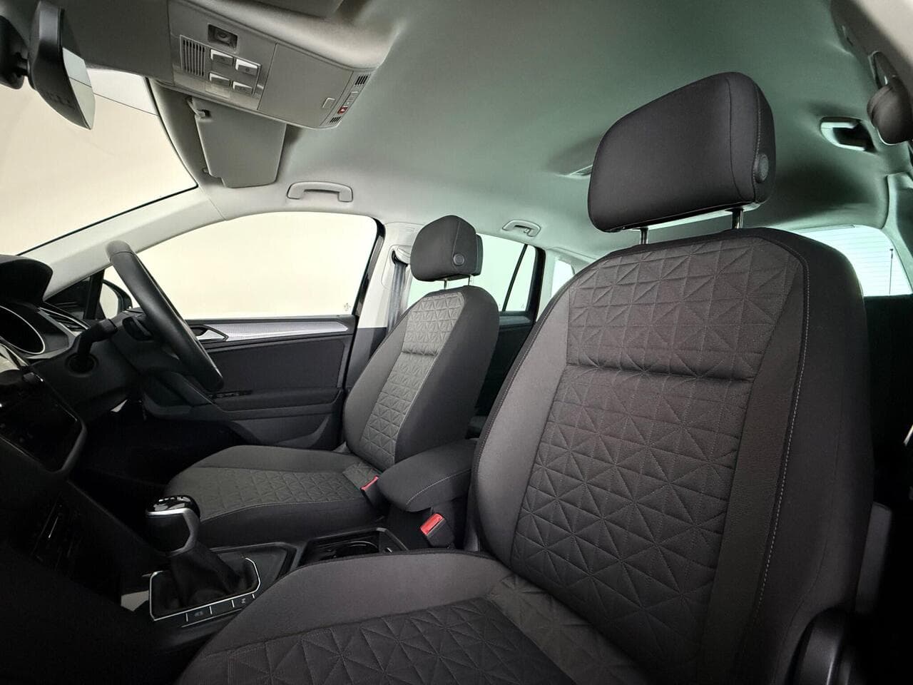 Volkswagen Tiguan thumbnail Seat Front Passenger