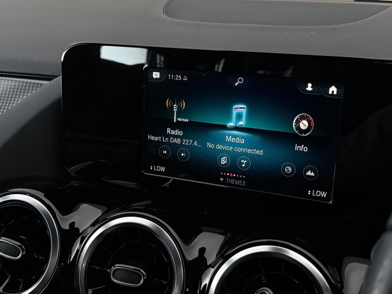 Mercedes-Benz GLA thumbnail Infotainment System