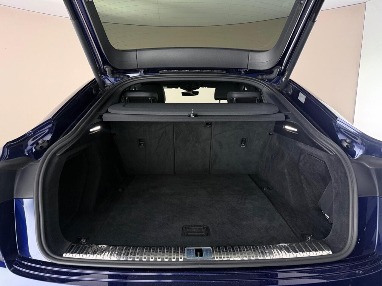 Audi e-tron thumbnail Boot