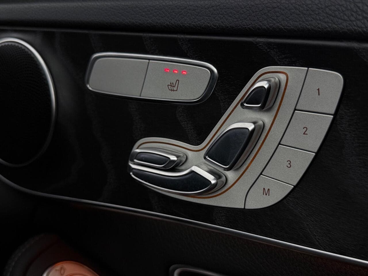 Mercedes-Benz C Class thumbnail Misc Controls