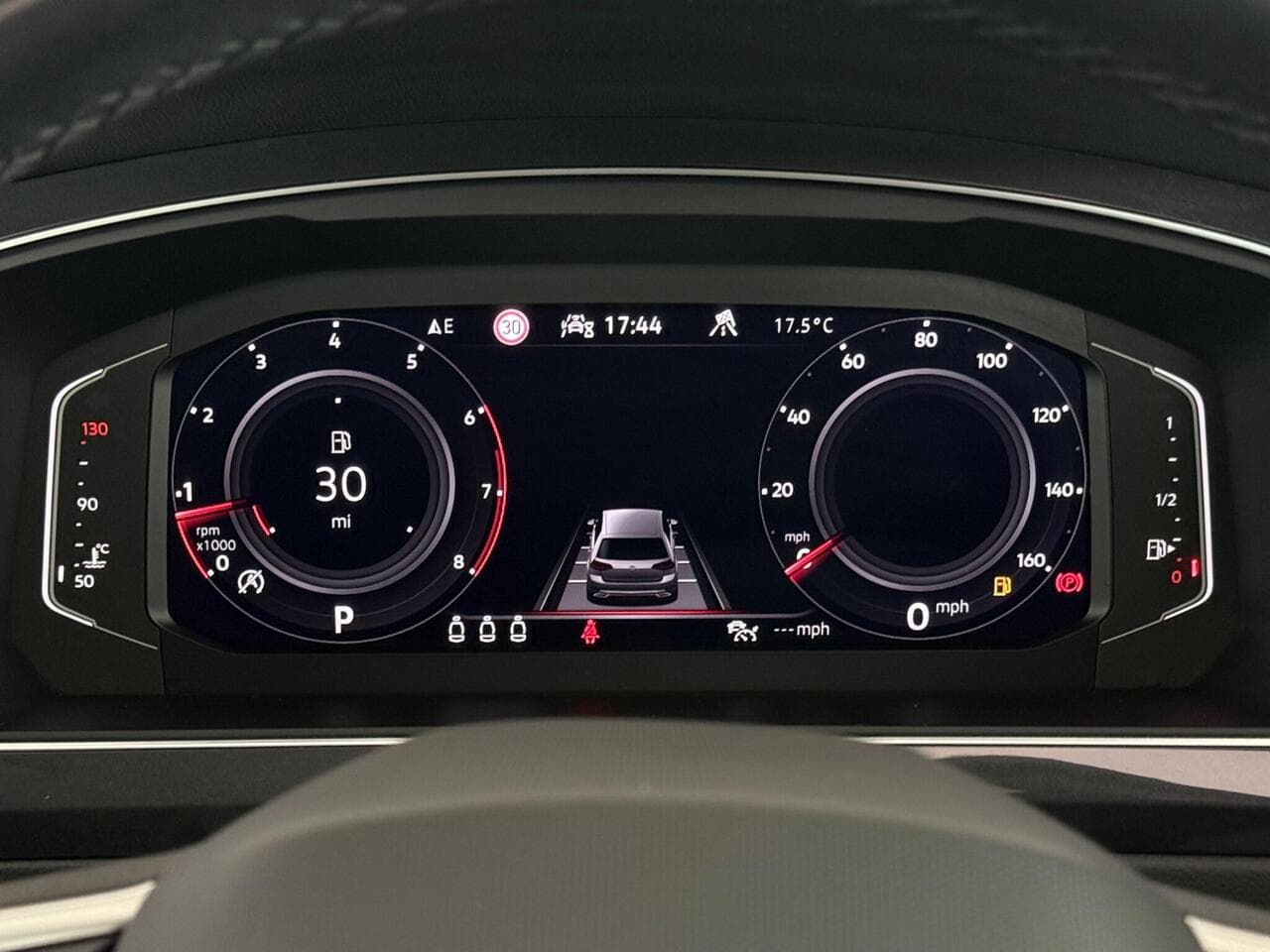 Volkswagen Tiguan thumbnail Driver Instruments