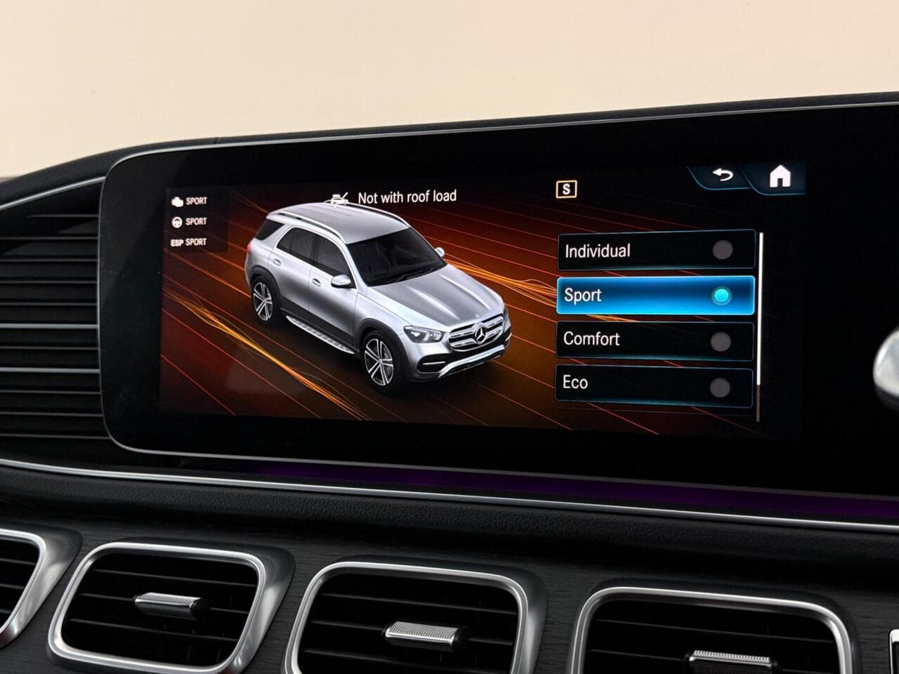 Mercedes-Benz GLE thumbnail Infotainment System