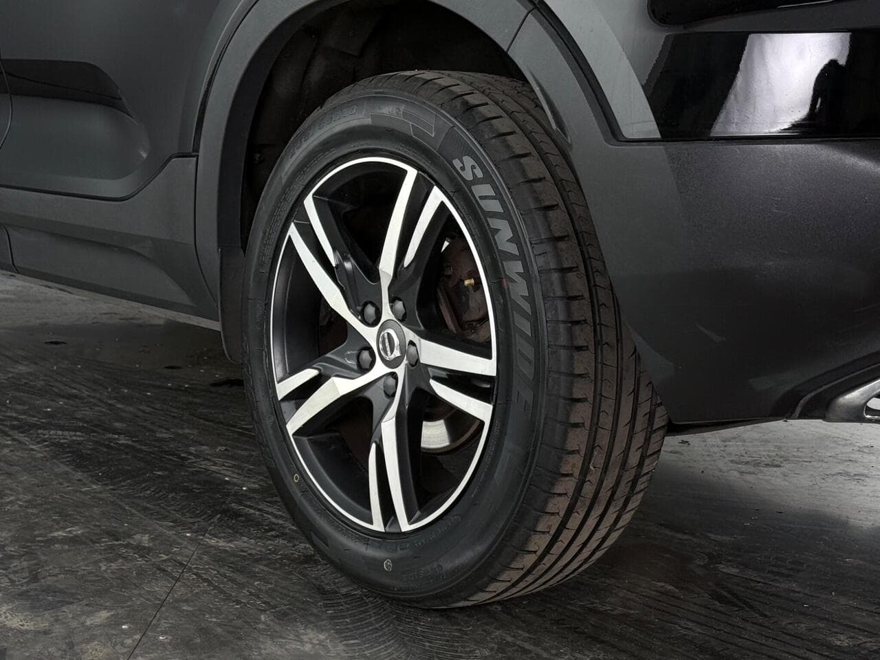 Volvo XC40 thumbnail Wheel