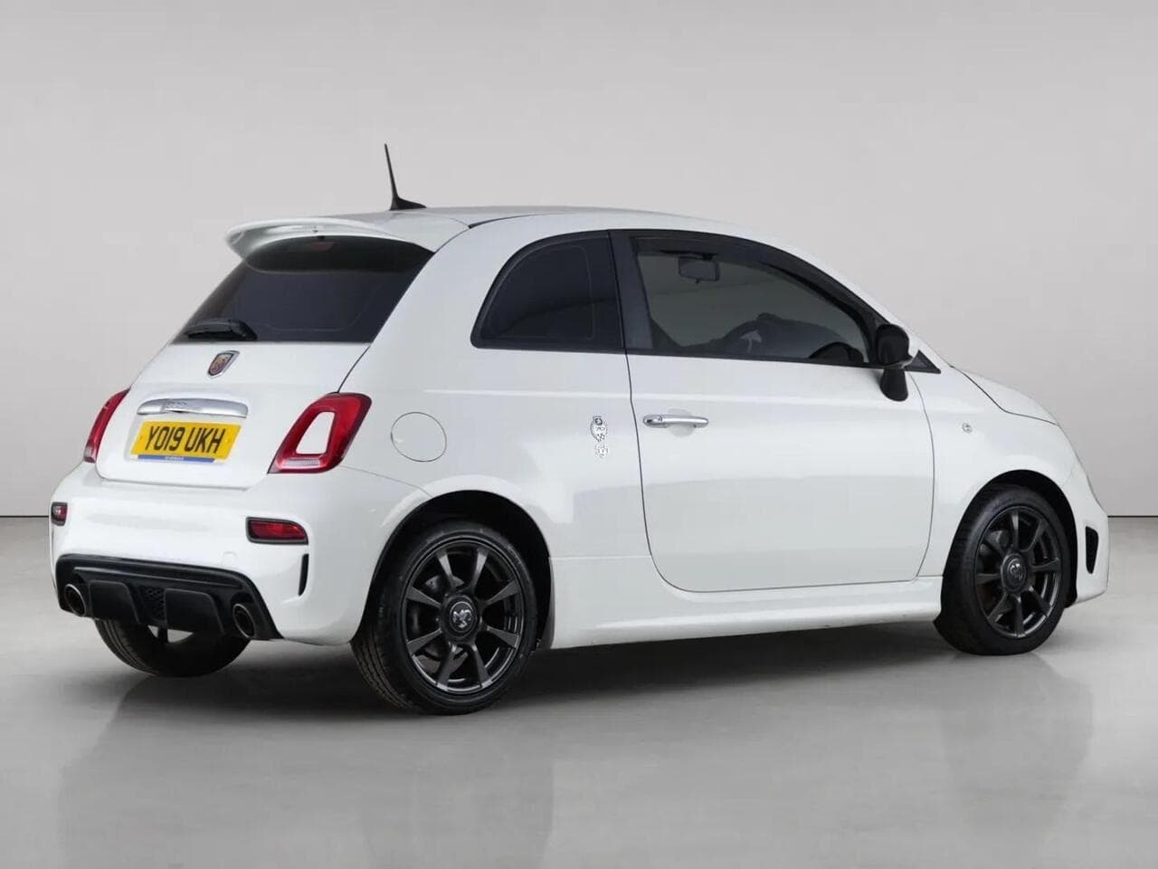 Abarth 595 thumbnail Rear Right