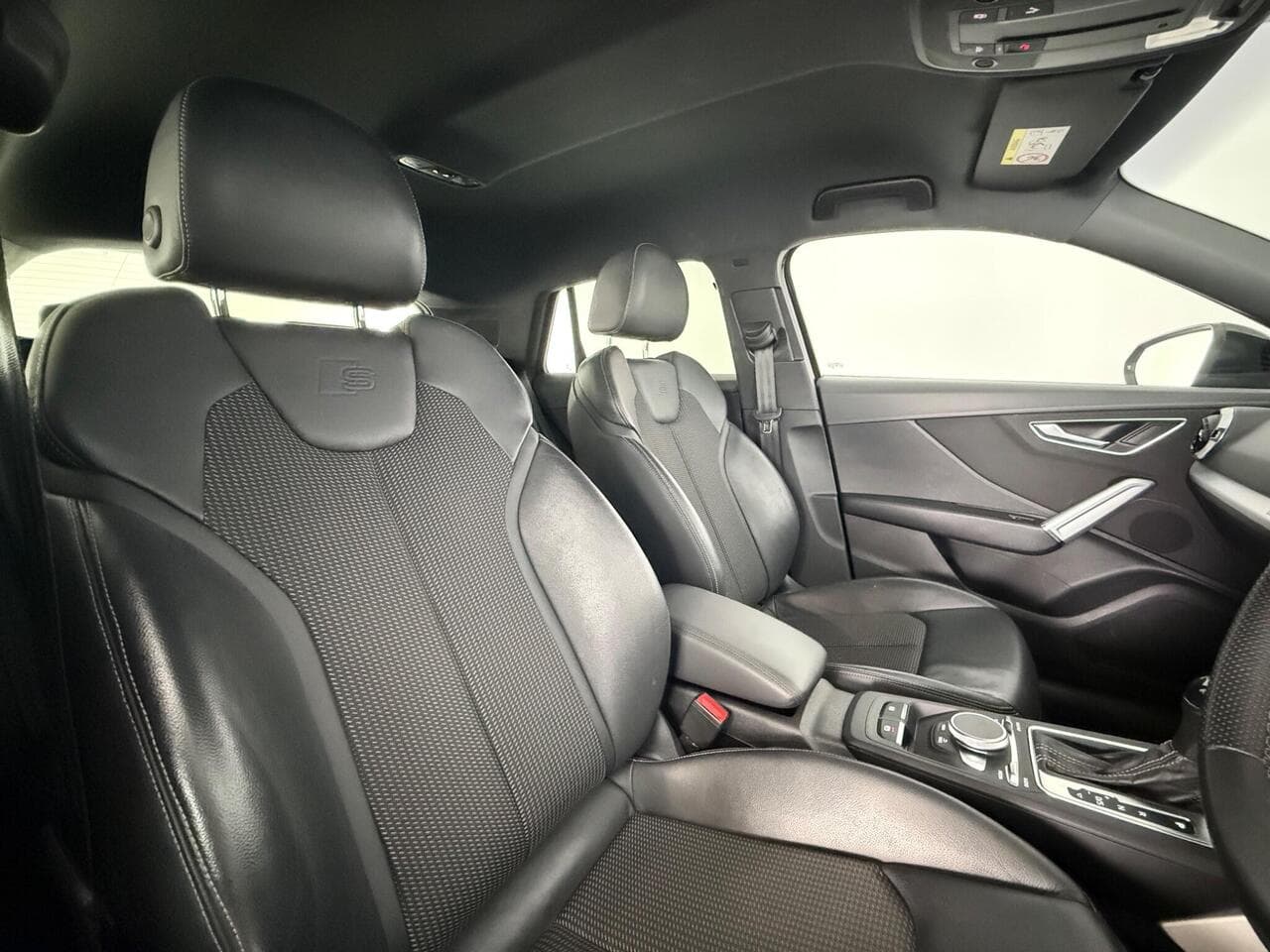 Audi Q2 thumbnail Seat Driver