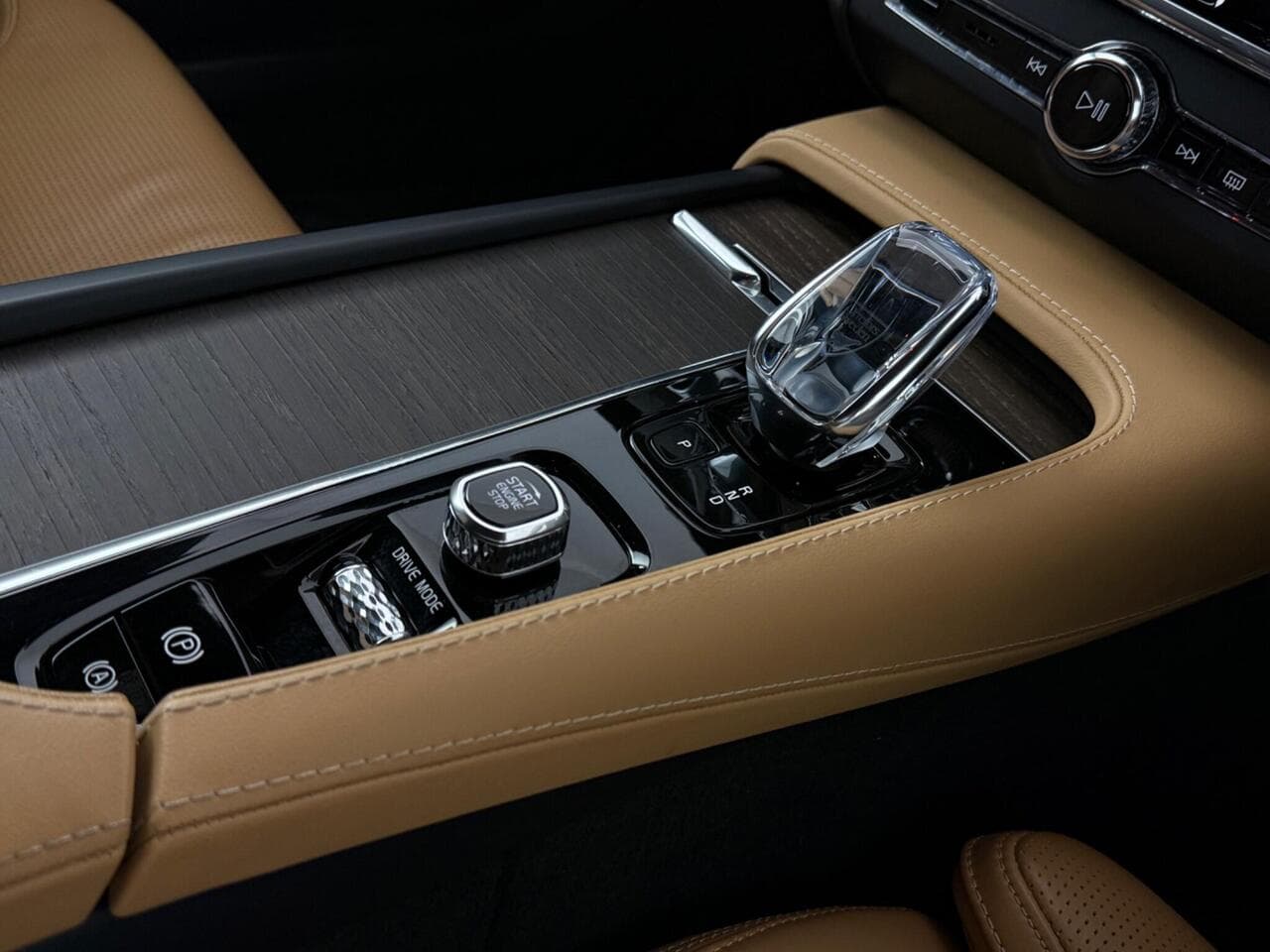 Volvo V90 thumbnail Misc Controls