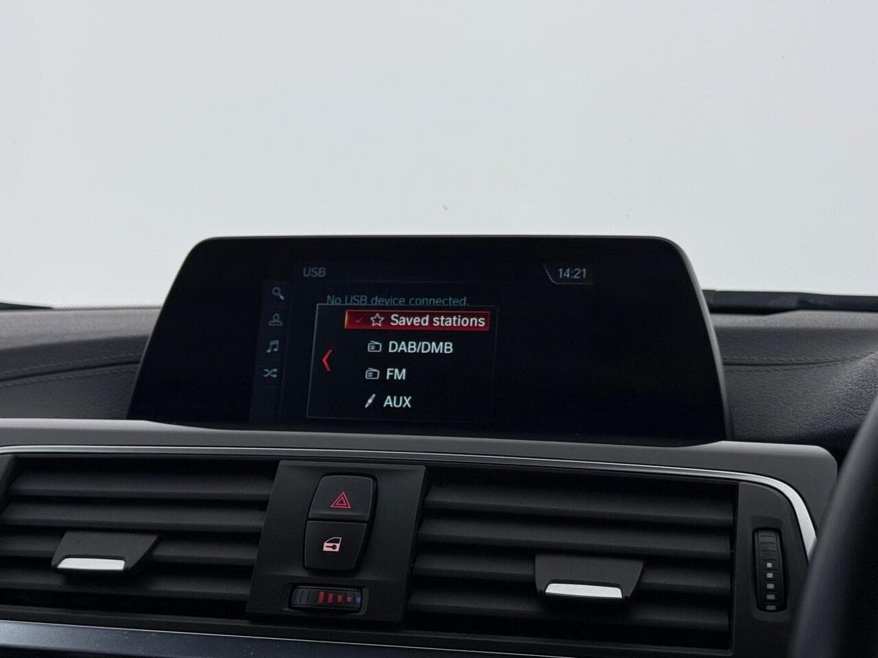 BMW 3 Series thumbnail Infotainment System