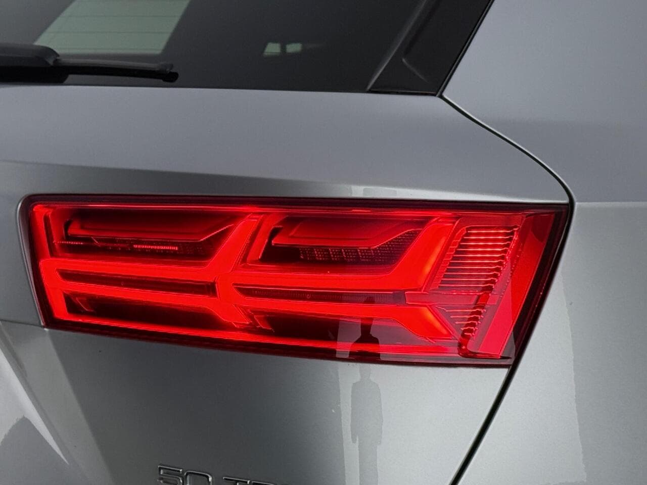 Audi Q7 thumbnail Lights Rear