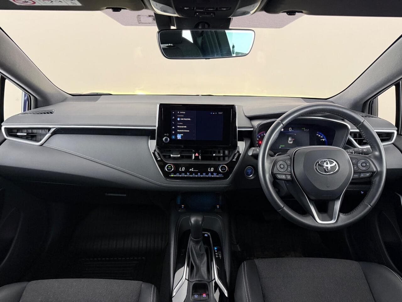 Toyota Corolla thumbnail Interior Front