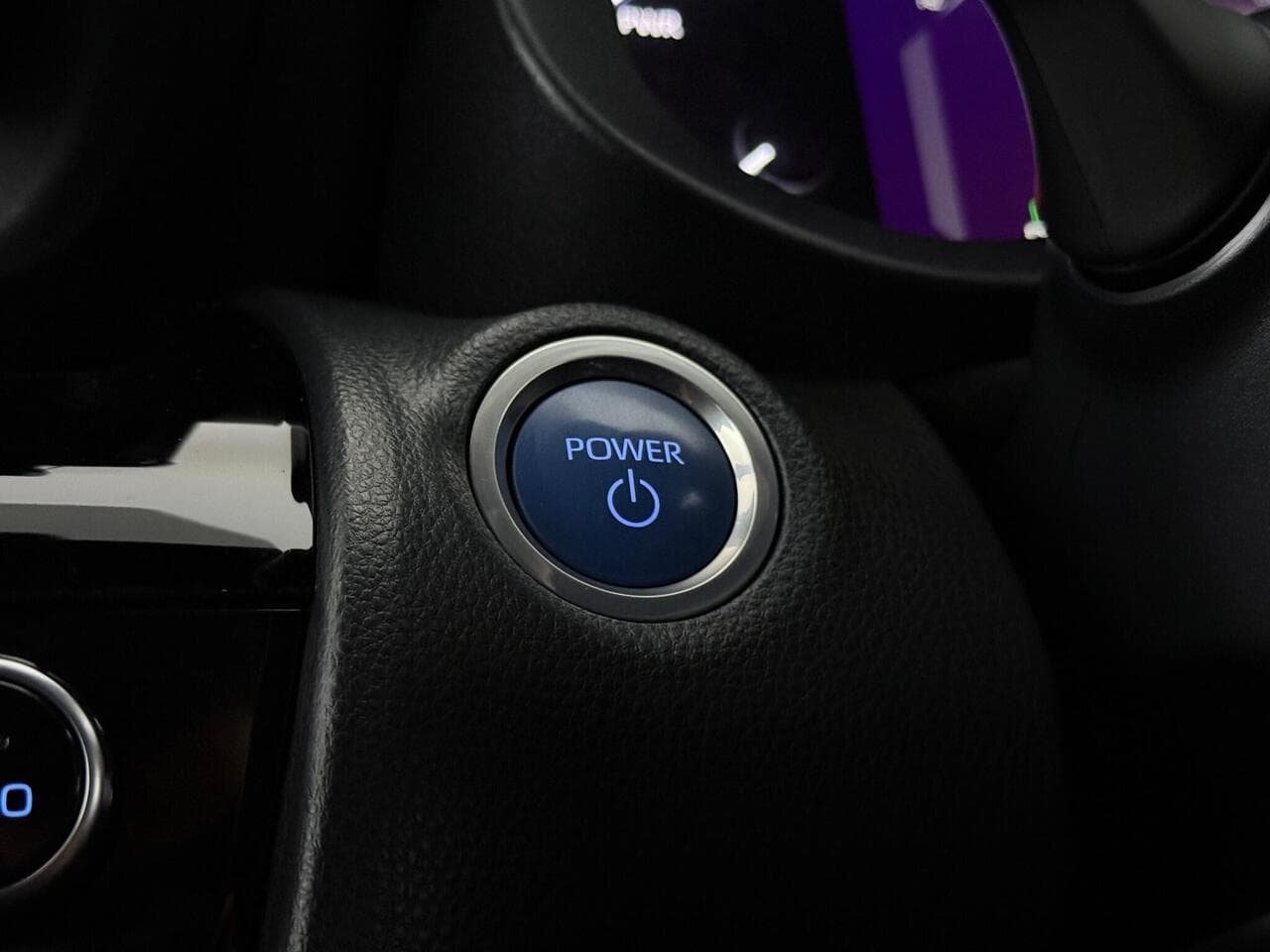 Toyota Yaris Cross thumbnail Misc Controls