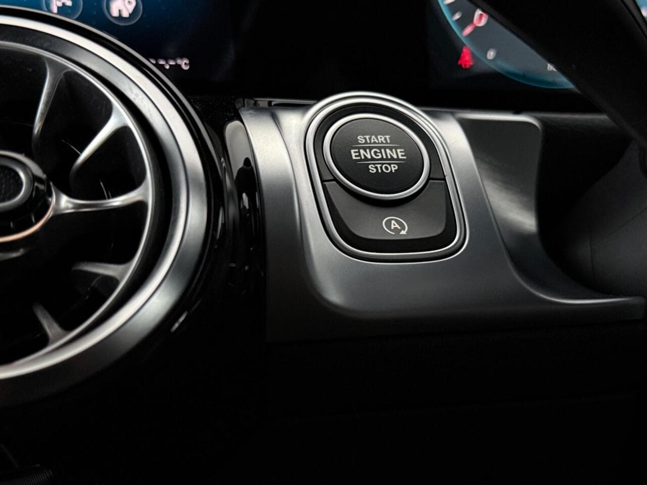 Mercedes-Benz GLB thumbnail Misc Controls