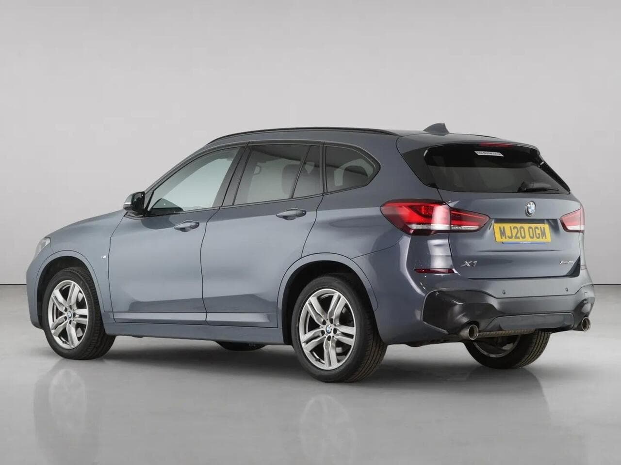 BMW X1 thumbnail Rear Left