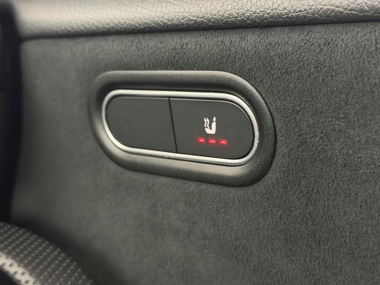 Mercedes-Benz A Class thumbnail Misc Controls