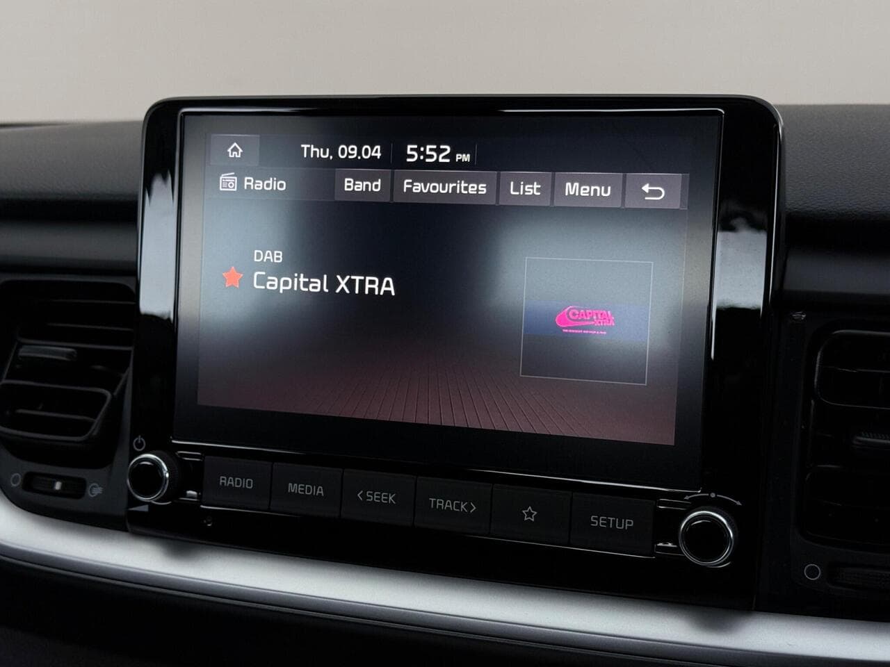 Kia Stonic thumbnail Infotainment System