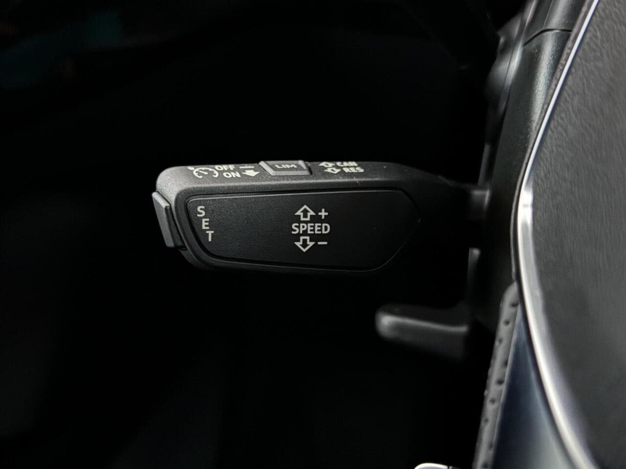 Audi e-tron thumbnail Misc Controls