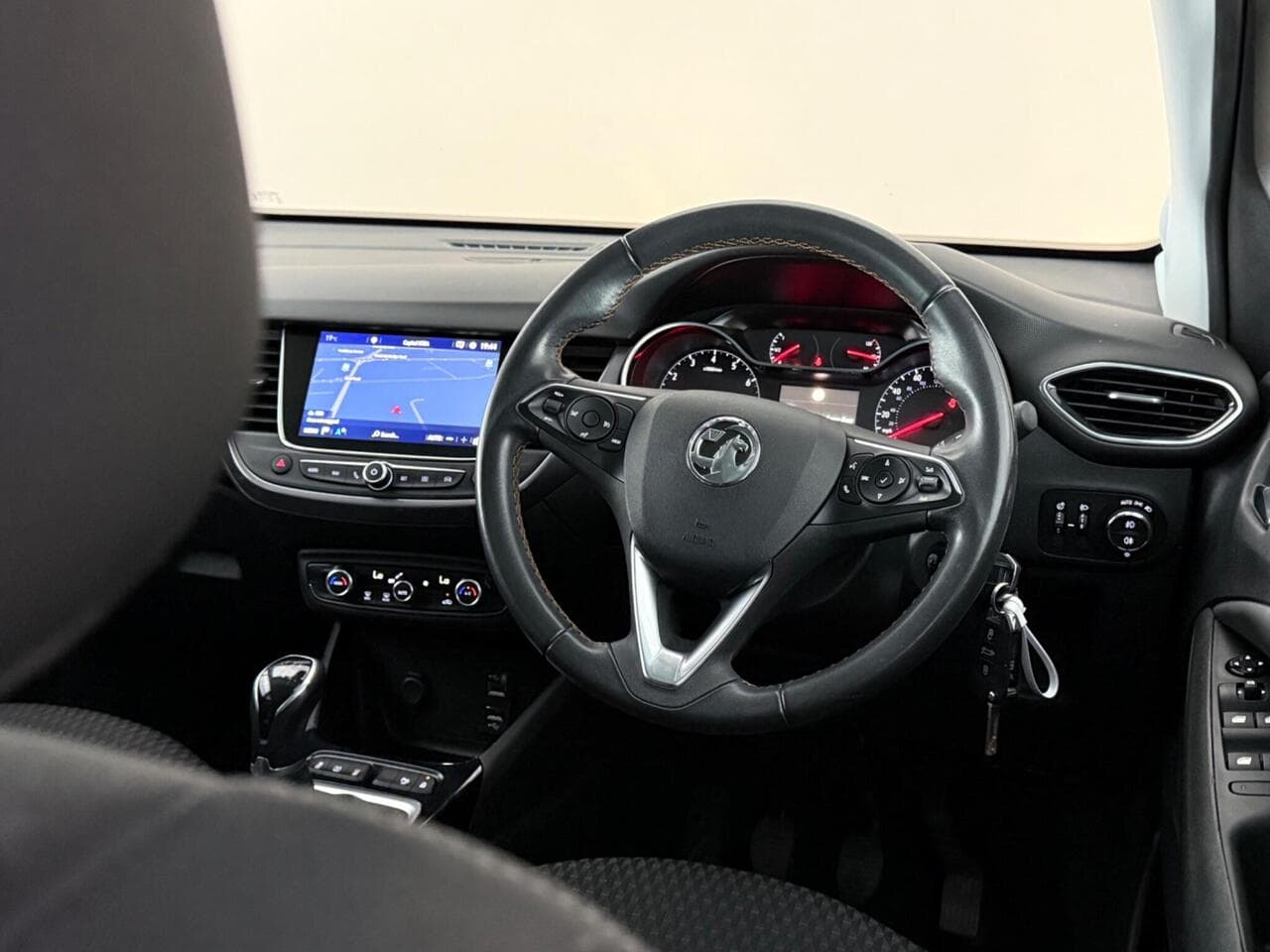 Vauxhall Crossland X thumbnail Interior Front